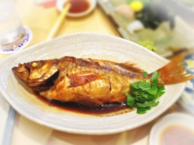 変形性膝関節症に良い影響をもたらす油ののった魚