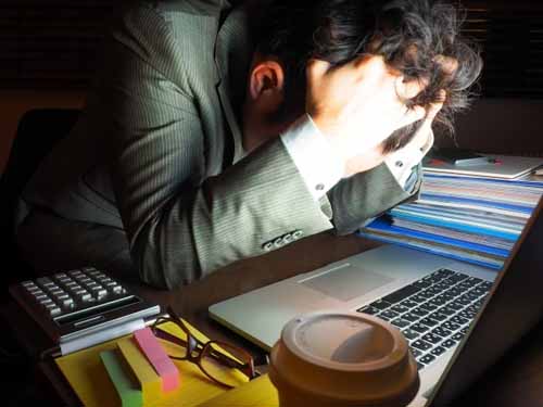 膝に良くない残業の習慣