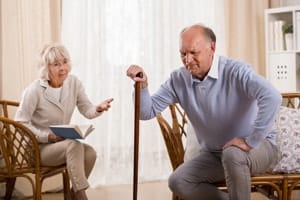 動き始めに膝が痛いのは変形性膝関節症の症状